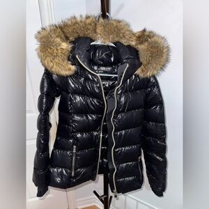 “Rudsak” Christelle’s women’s glossy down puffer